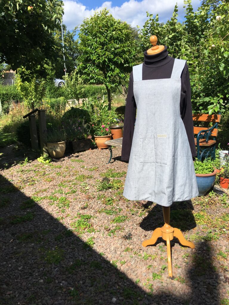 Pinny 185, Gentle Grey Mark II, front view